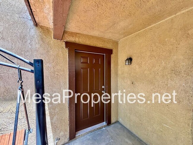 Primary Photo - 1749 E Fairfield Ct