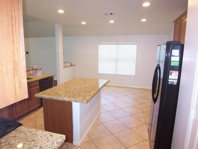 Building Photo - 25910 N Lakefair Dr