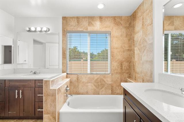 Building Photo - 9086 Los Coches Rd