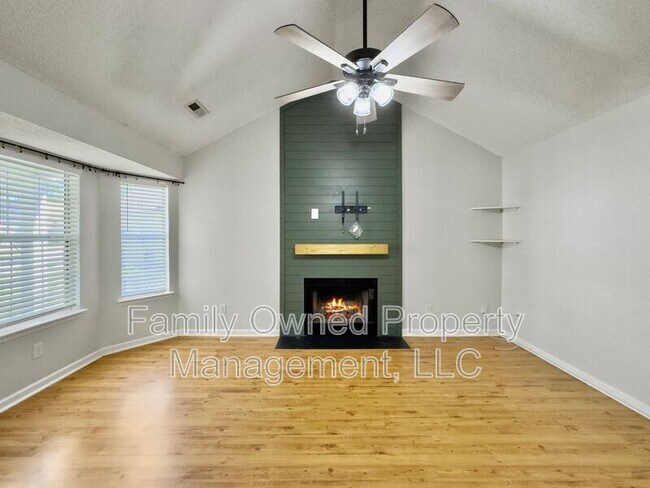 Building Photo - 145 Wilton St