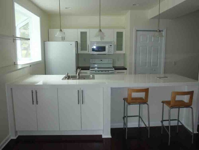 Building Photo - 23 Nelson St