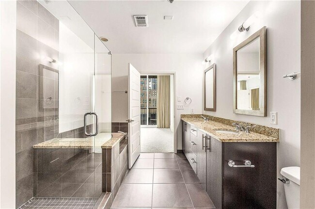 Building Photo - 1080 Peachtree St NE