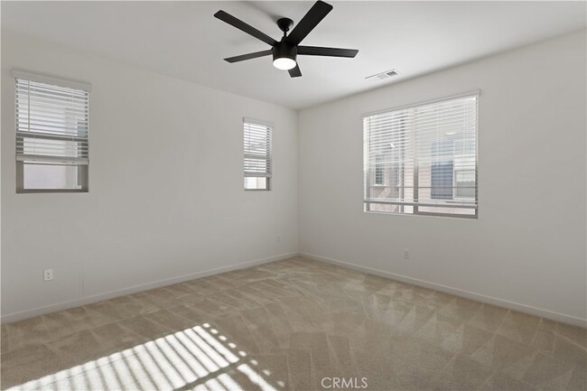Building Photo - 839 Cranberry Way