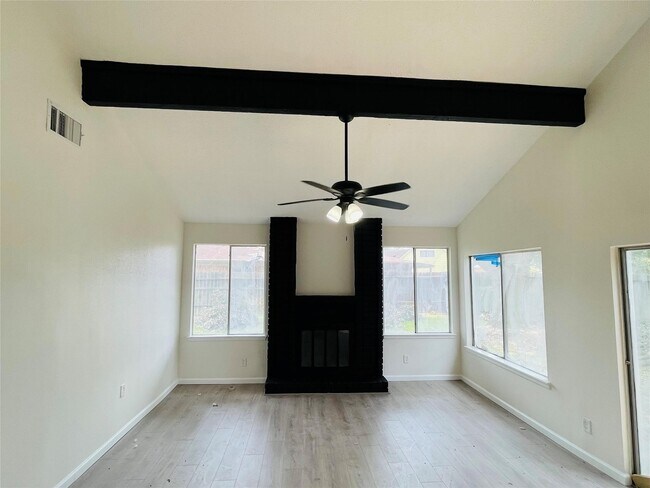 Building Photo - 10435 Huntington Estates Dr