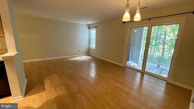 Building Photo - 124 Walden Cir