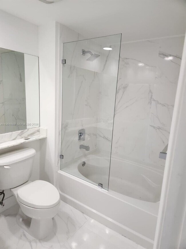 Building Photo - 2775 NE 187th St