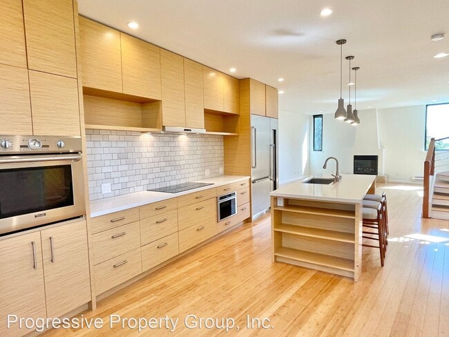 Building Photo - 3 br, 4 bath House - 338 Holladay Avenue