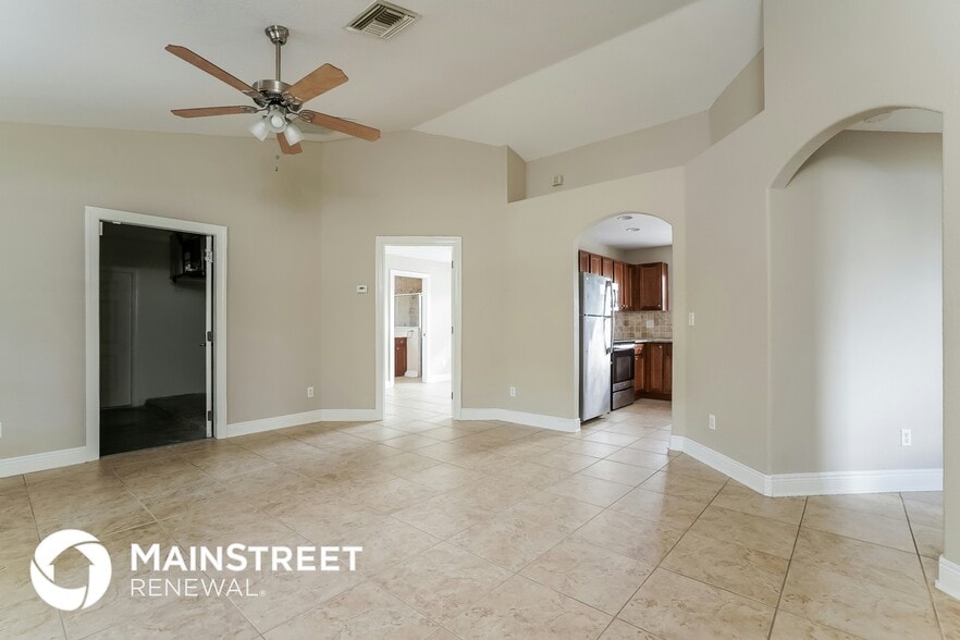 Building Photo - 2510 Barcelona Ave