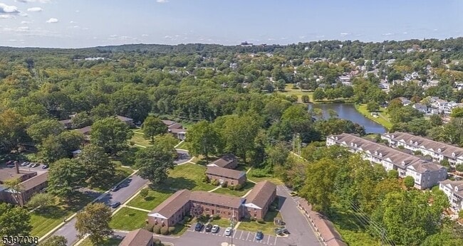 Building Photo - 85 Troy Dr