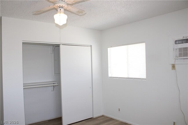 Building Photo - 1212 E Phillips Ave