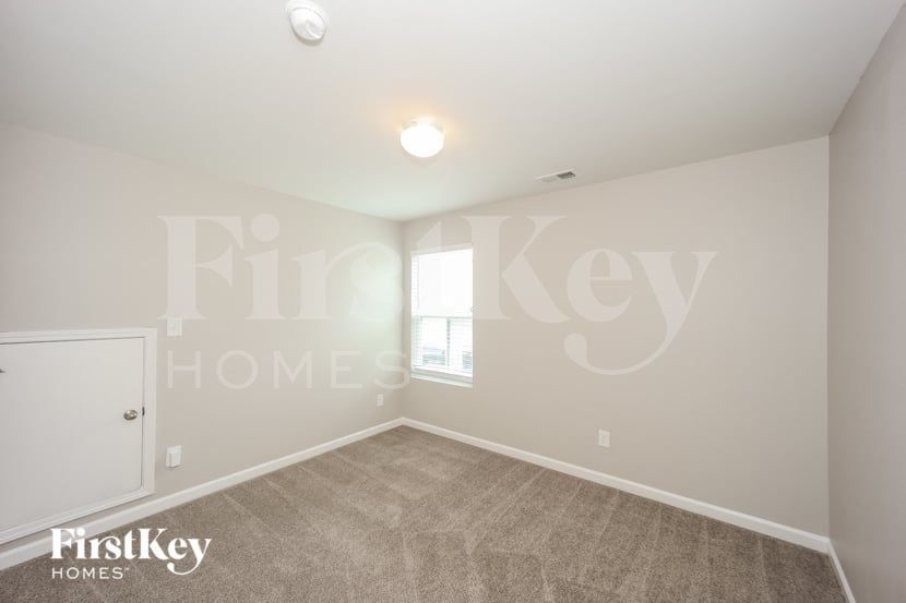 Building Photo - 59 Hill Top Circle