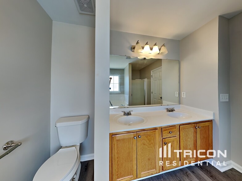 Building Photo - 606 Brookwater Dr