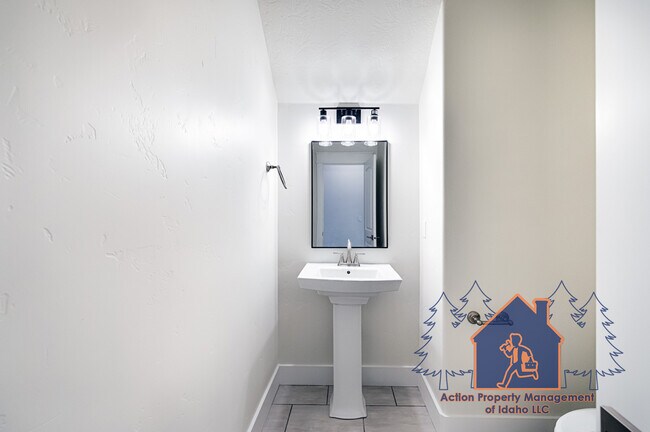 Building Photo - 2539 Bottle Brush Ave