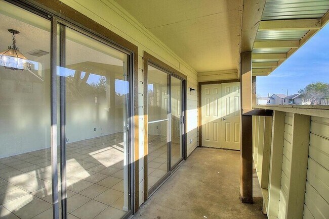 Building Photo - 2314 Capitan Dr