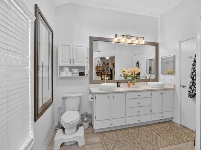 Building Photo - 357 Waterford Cir W