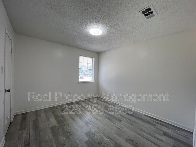 Building Photo - 1511 Cristy Dr