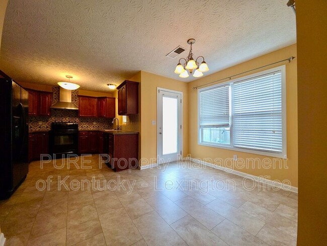 Building Photo - 2909 Mahala Ln