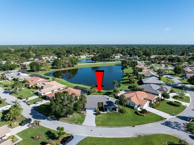 Building Photo - 2386 SW Creekside Dr