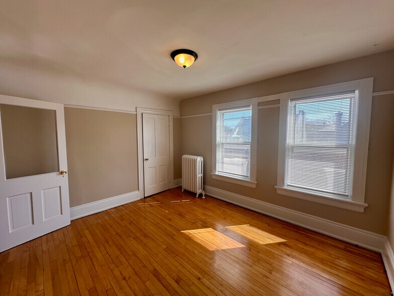 Building Photo - 2216 E Ivanhoe Pl