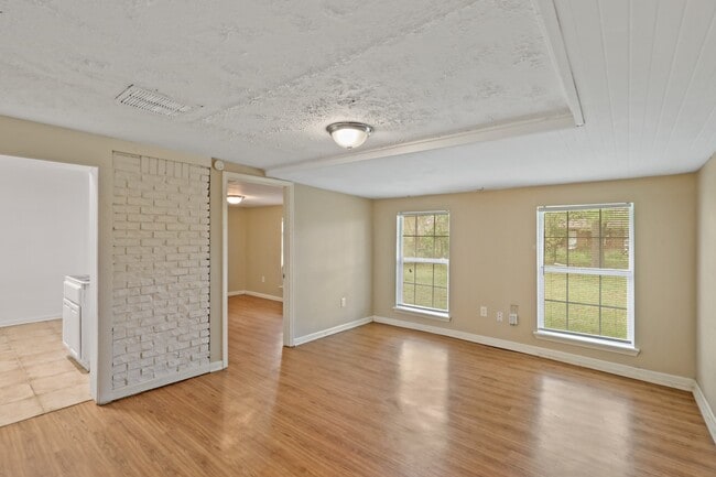 Building Photo - 9315 Laura Koppe Rd