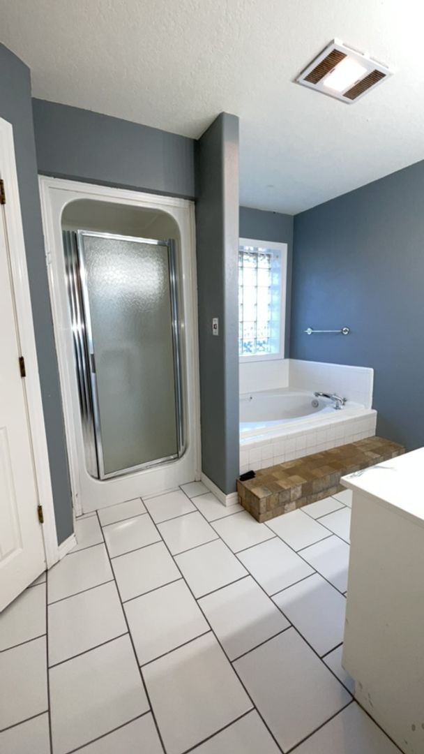 Building Photo - Well-maintained 3-bedroom, 2-bath home in ...
