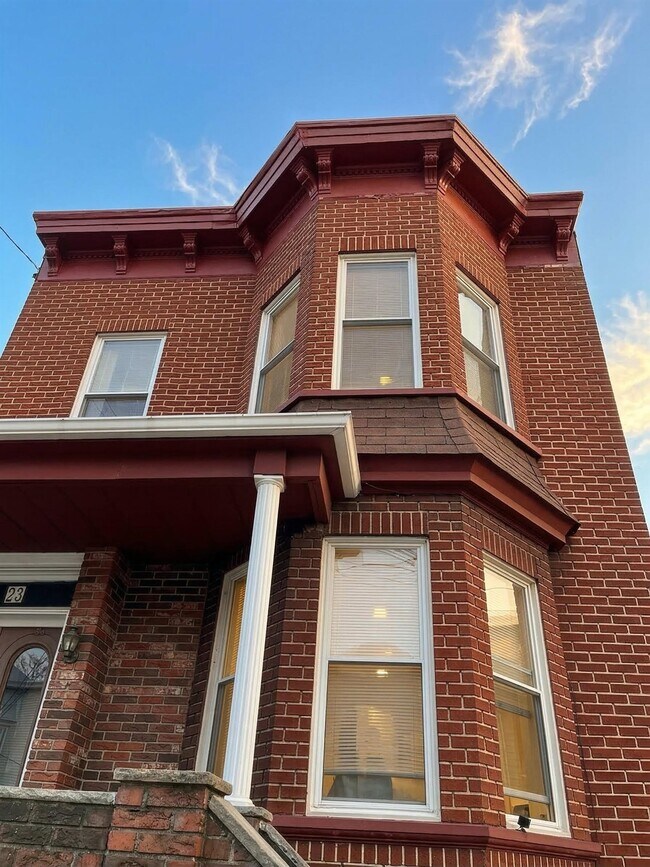 Building Photo - 23 Poplar St