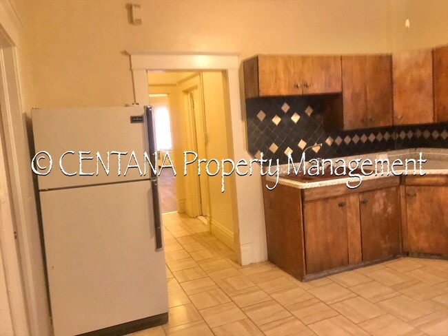 Building Photo - 728 W Granite St