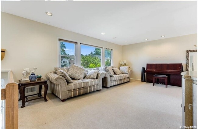 Building Photo - 261 Gramercy Dr