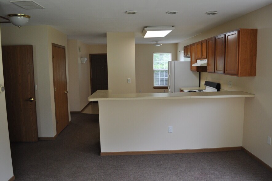 Building Photo - 329 Heritage Ln