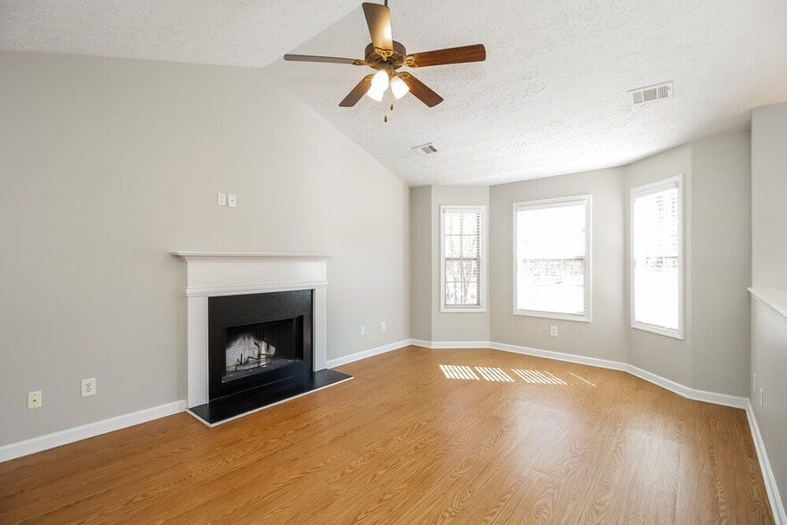 Building Photo - 97 Summer Creek Dr