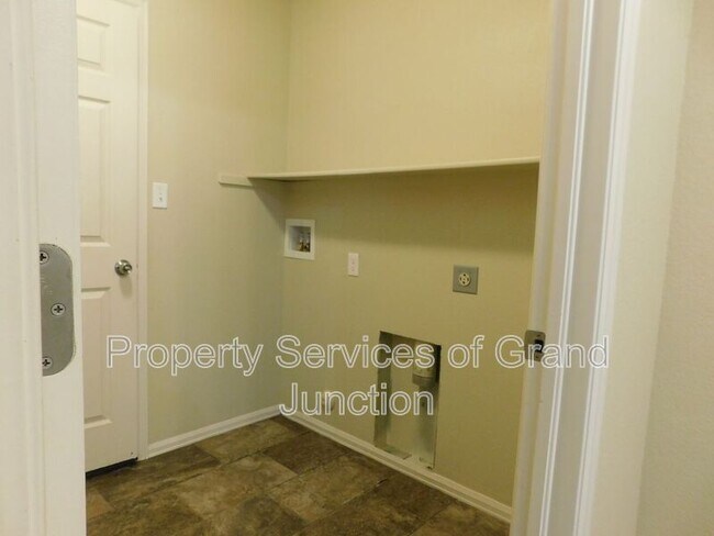 Building Photo - 3154 Glendam Drive