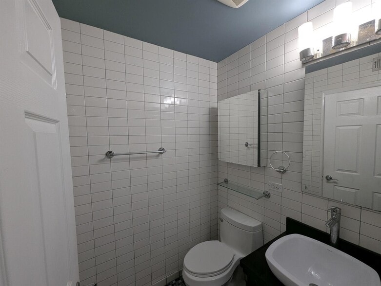 Building Photo - 1345 Crystal Way