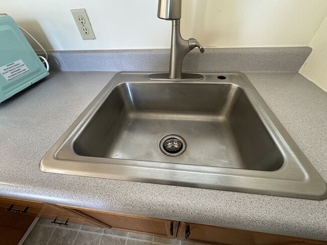 Building Photo - 795 E College St