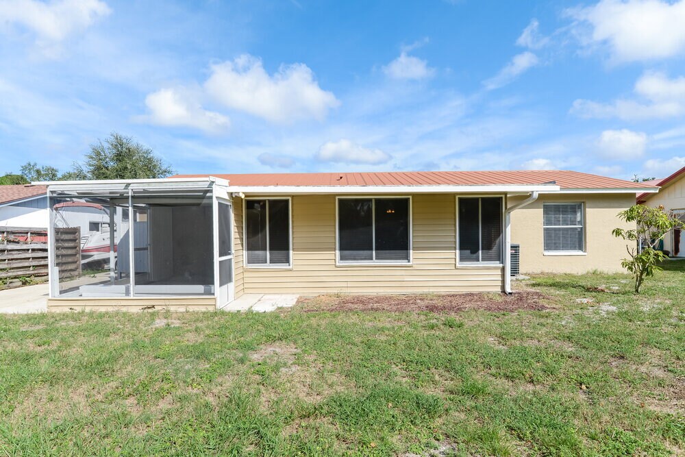 Building Photo - 4013 27th Ave W