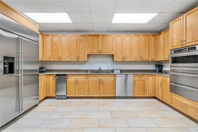 Building Photo - 331 Cleveland St