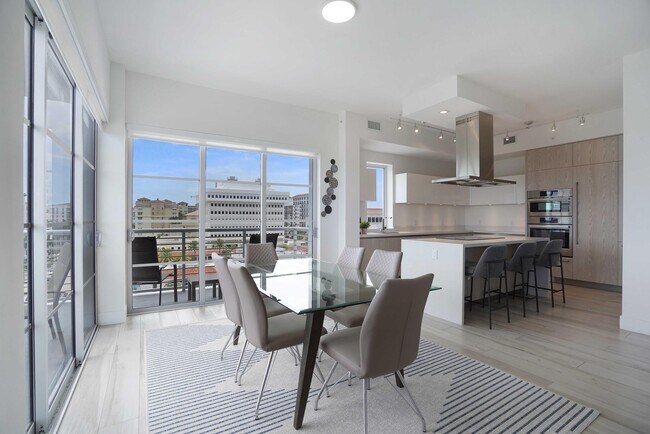 Building Photo - 155 E Boca Raton Rd