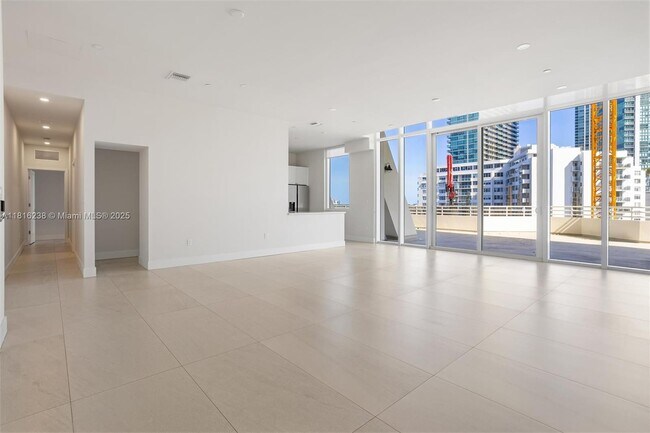Building Photo - 555 NE 34th St