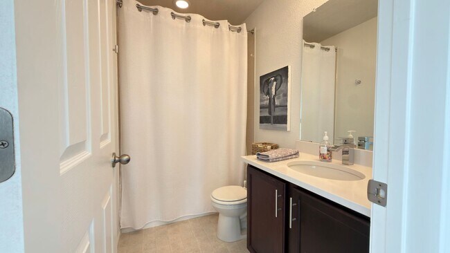 Building Photo - 965 N Waterloo Ct