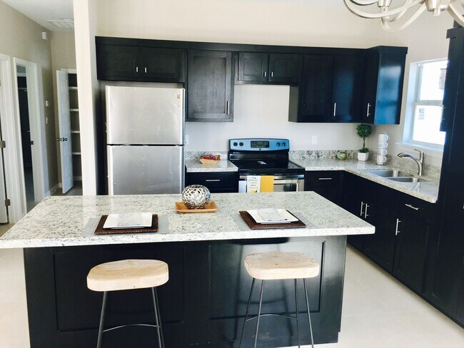 Building Photo - 3011 Javalina Ave