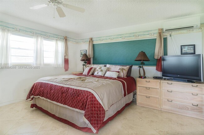 Building Photo - 1470 S Ocean Blvd