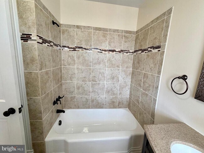 Building Photo - 48600 Deep Cove Ln