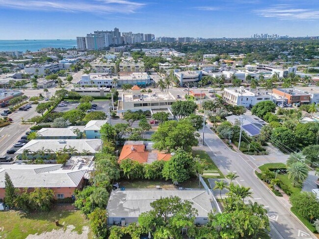 Building Photo - 4422 Sea Grape Dr