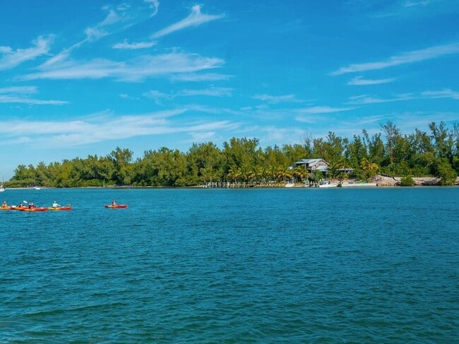 Building Photo - 6979 Longboat Dr S