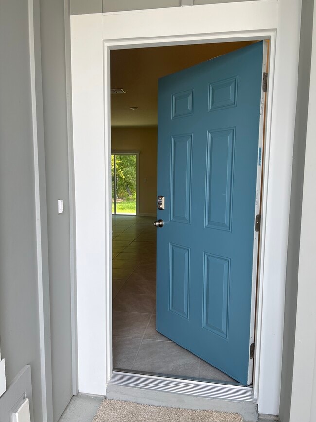 Building Photo - 221 Talulla Trl