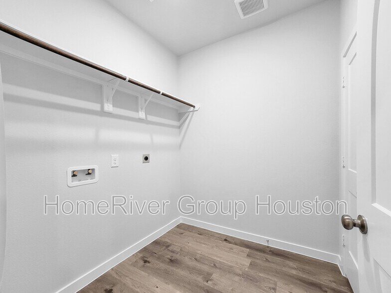Building Photo - 10759 Red Flagstone Dr