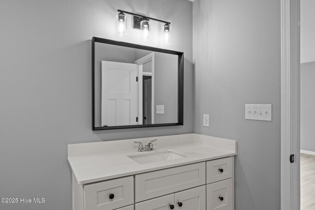 Building Photo - 122 Long Pond Loop