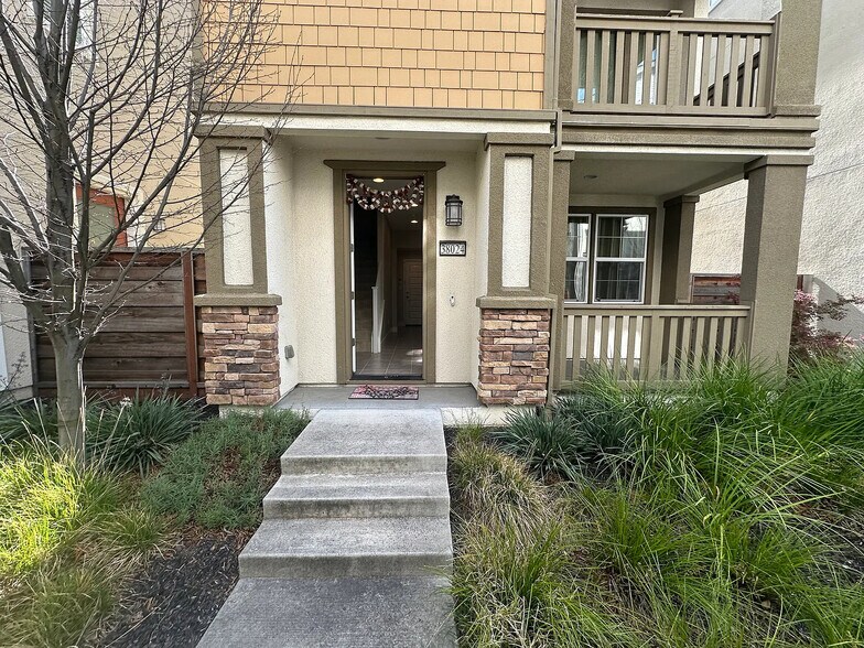 Building Photo - 38024 Luma Ter