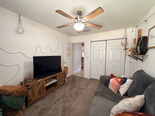 Building Photo - Fully Updated “Cottage” Home Near Colleges, Airport & Coastal Getaways