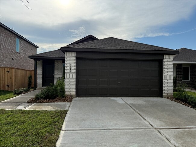 Building Photo - 9019 Rose Pelican Ln