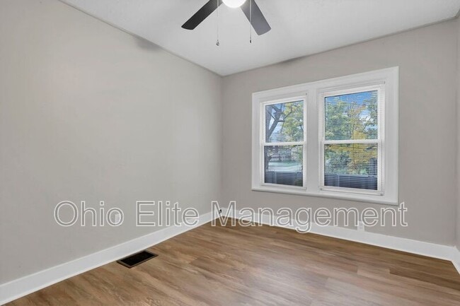 Building Photo - 1038 Forest St